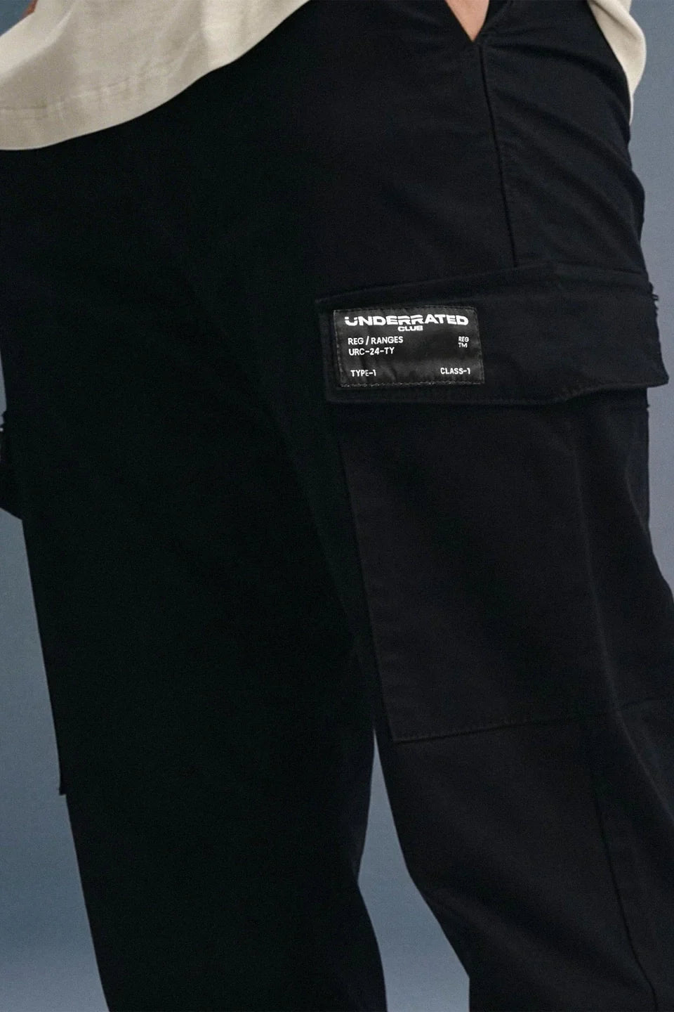 Black Mid Rise Regular Fit Men's Cargo